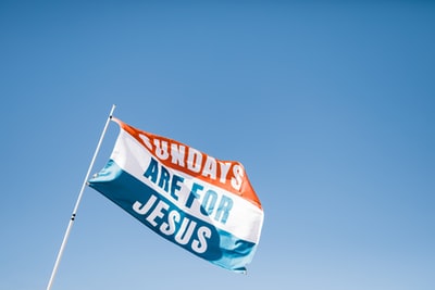 星期天是为耶稣国旗上的白色的旗杆
